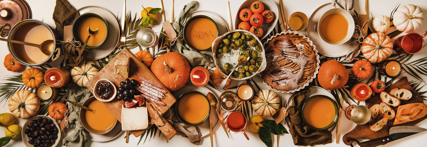 friendsgiving table